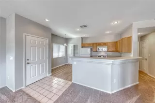 Photo #5: 2570210 Listing