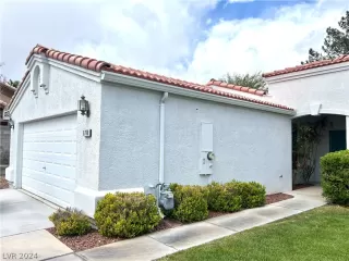 Photo #2: 2570227 Listing