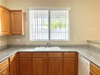 Photo #4: 2570227 Listing