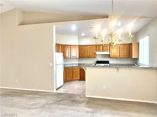 Photo #6: 2570227 Listing