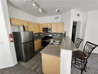 Photo #1: 2570230 Listing 