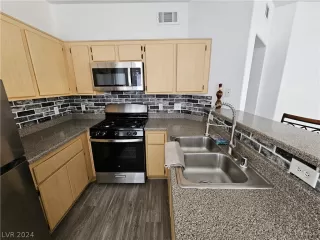 Photo #3: 2570230 Listing 