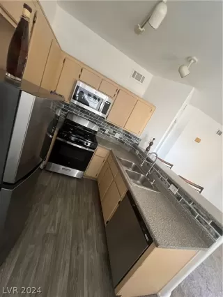 Photo #4: 2570230 Listing 