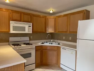 Photo #4: 2570247 Listing 