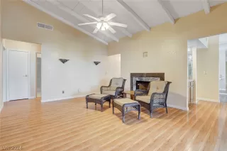 Photo #3: 2570293 Listing