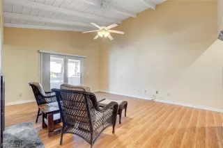 Photo #5: 2570293 Listing