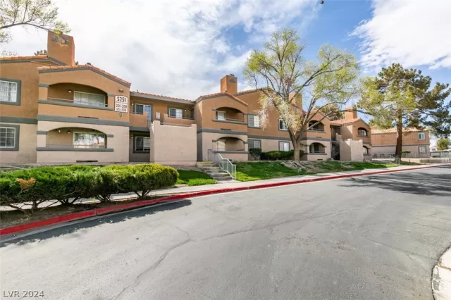 MLS: 2570296 Condo For Sale