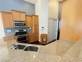 Photo #1: 2570320 Listing 