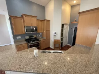 Photo #4: 2570320 Listing 