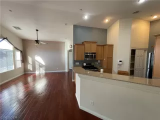 Photo #5: 2570320 Listing 