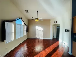 Photo #6: 2570320 Listing 