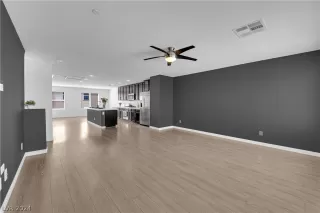 Photo #4: 2570331 Listing