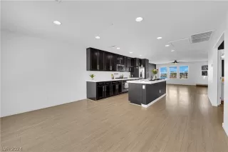 Photo #6: 2570331 Listing