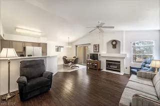 Photo #2: 2570346 Listing