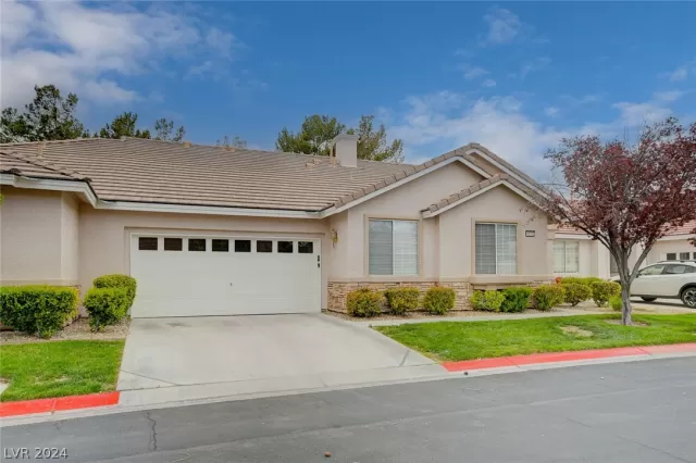 MLS: 2570350 Condo For Sale