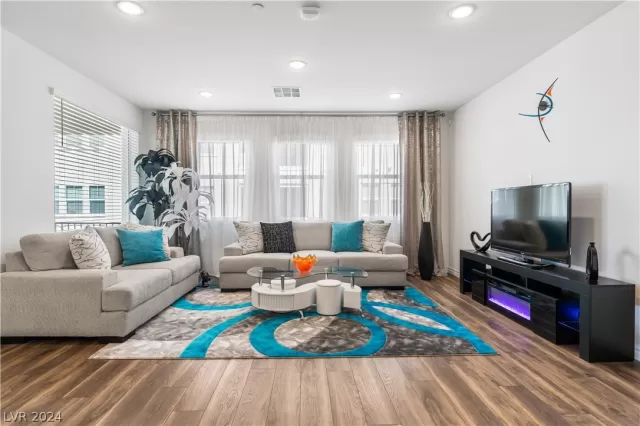 MLS: 2570357 Condo For Sale