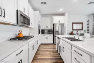 Photo #2: 2570357 Listing 