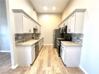 Photo #5: 2570388 Listing 