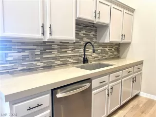 Photo #6: 2570388 Listing 