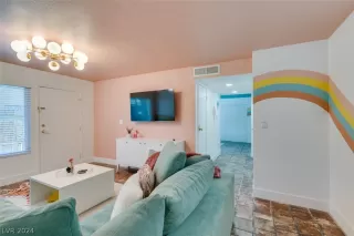 Photo #1: 2570397 Listing 