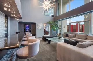 Photo #2: 2570423 Listing