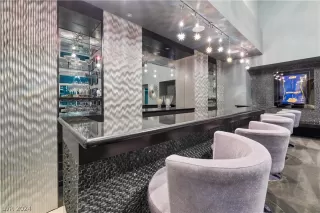 Photo #3: 2570423 Listing