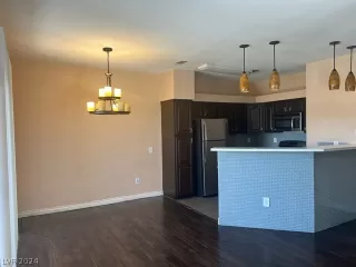 Photo #4: 2570428 Listing