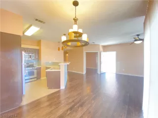 Photo #5: 2570428 Listing