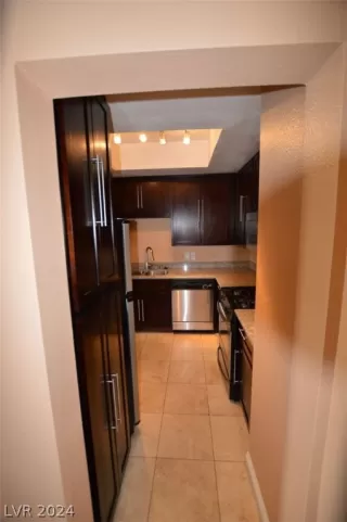 Photo #4: 2570502 Listing