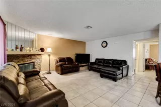 Photo #3: 2570516 Listing