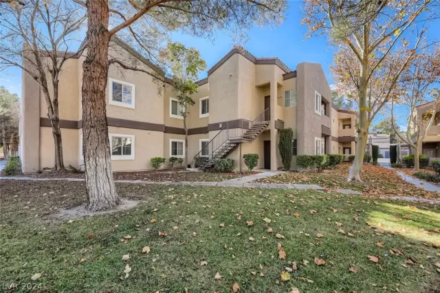 MLS: 2570526 Condo For Sale