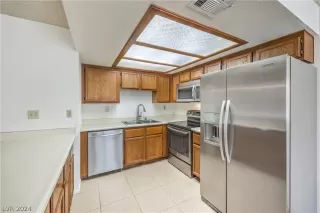 Photo #4: 2570554 Listing