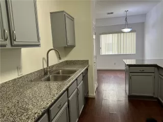 Photo #2: 2570576 Listing