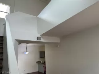 Photo #4: 2570576 Listing