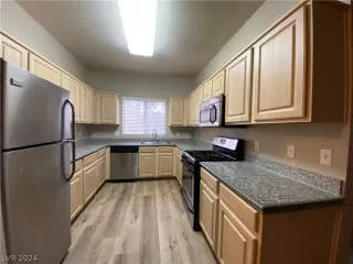 Photo #3: 2570594 Listing
