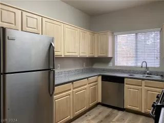 Photo #4: 2570594 Listing