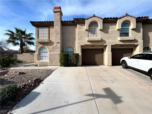 MLS: 2570628 Condo For Sale