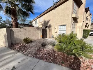 Photo #1: 2570628 Listing 