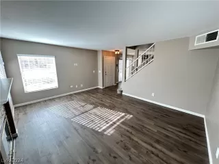 Photo #4: 2570628 Listing 