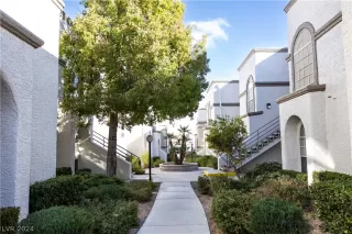 Photo #1: 2570633 Listing