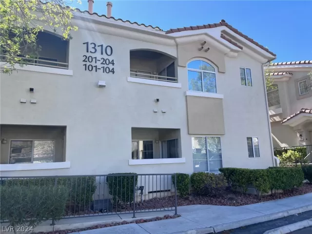 MLS: 2570640 Condo For Sale