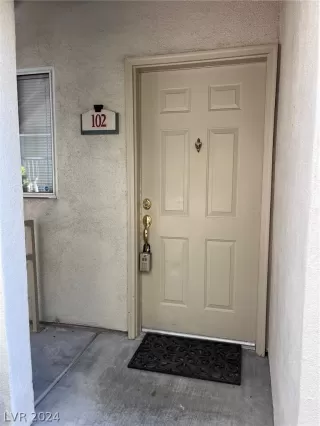 Photo #2: 2570640 Listing