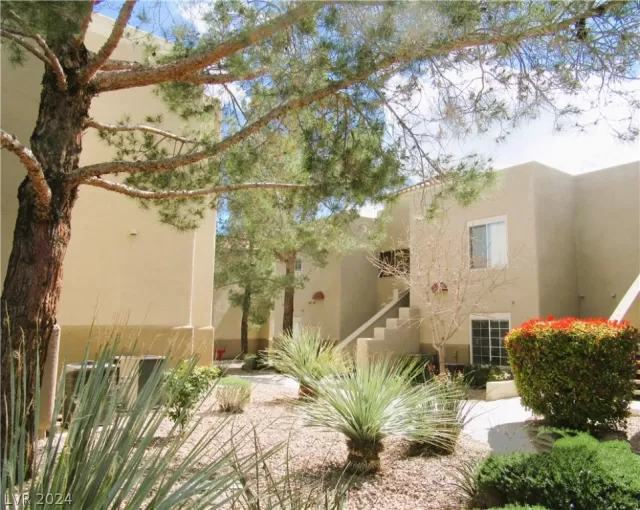 MLS: 2570698 Condo For Sale