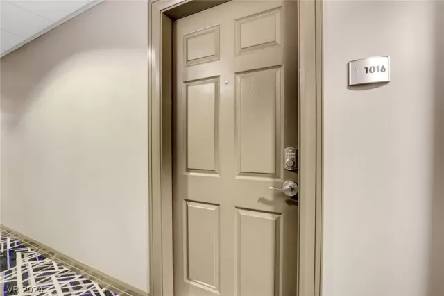 MLS: 2570734 Condo For Sale