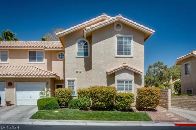 MLS: 2570757 Condo For Sale