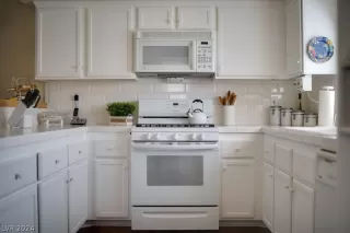 Photo #2: 2570757 Listing