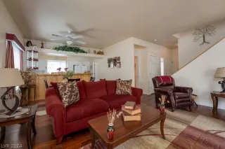 Photo #4: 2570757 Listing