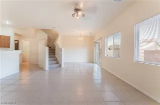 Photo #5: 2570760 Listing