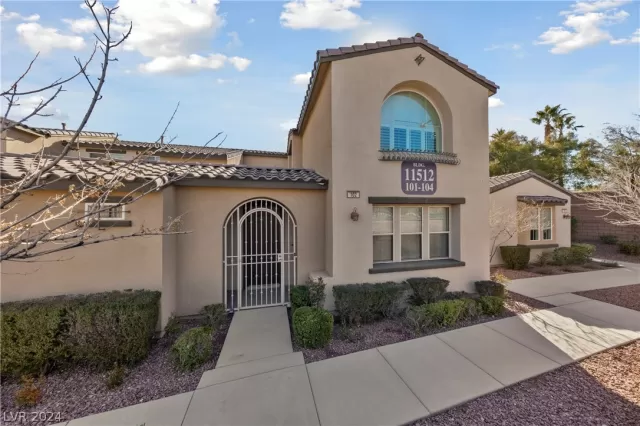 MLS: 2570768 Condo For Sale