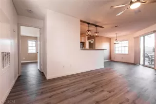 Photo #6: 2570780 Listing